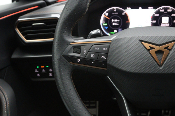 CUPRA Formentor 1.4 e-Hybrid VZ 245 PK Copper Edition PHEV, Panoramadak, Trekhaak, Camera, Memory