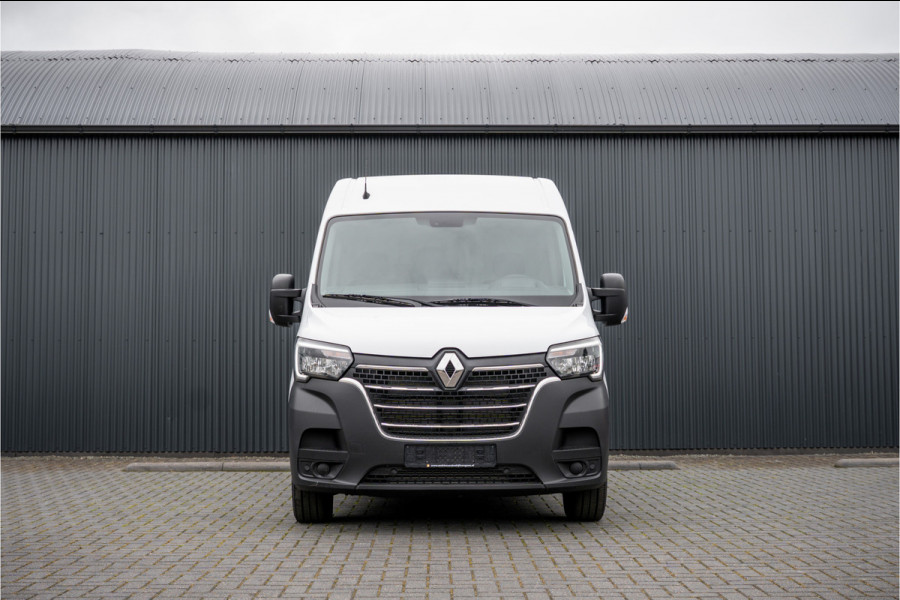 Renault Master **Bleu DCI 135PK | L2H2 | Nieuw | Navi | 3-Zits | LED | Cruise | Airco**
