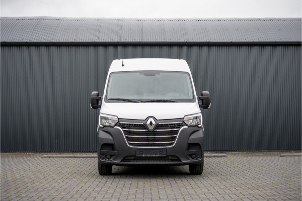 Renault Master **Bleu DCI 135PK | L2H2 | Nieuw | Navi | 3-Zits | LED | Cruise | Airco**