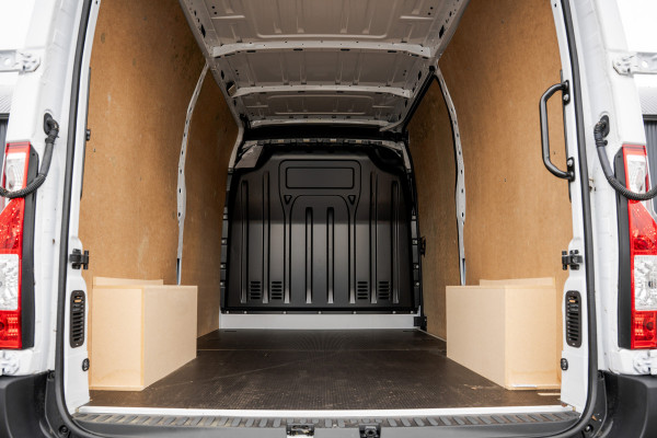 Renault Master **Bleu DCI 135PK | L2H2 | Nieuw | Navi | 3-Zits | LED | Cruise | Airco**