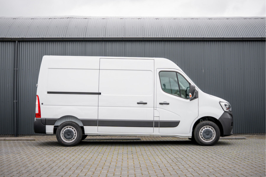 Renault Master **Bleu DCI 135PK | L2H2 | Nieuw | Navi | 3-Zits | LED | Cruise | Airco**