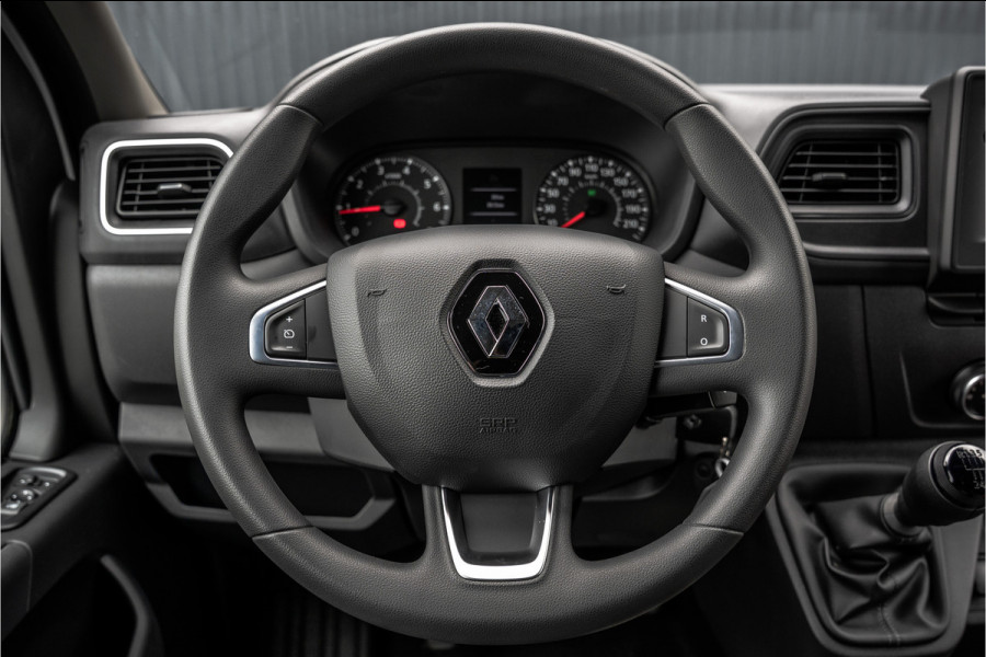 Renault Master **Bleu DCI 135PK | L2H2 | Nieuw | Navi | 3-Zits | LED | Cruise | Airco**