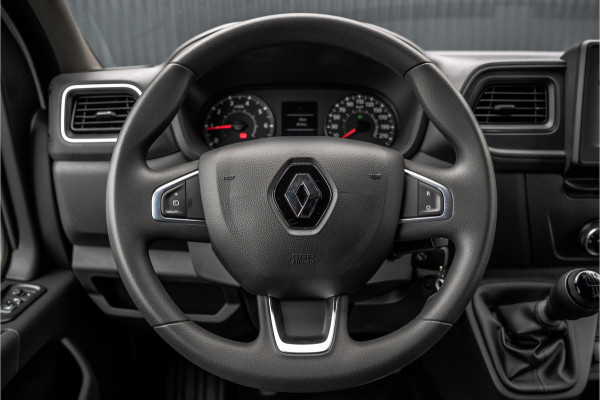 Renault Master **Bleu DCI 135PK | L2H2 | Nieuw | Navi | 3-Zits | LED | Cruise | Airco**