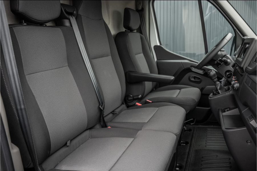 Renault Master **Bleu DCI 135PK | L2H2 | Nieuw | Navi | 3-Zits | LED | Cruise | Airco**