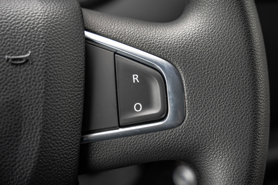 Renault Master **Bleu DCI 135PK | L2H2 | Nieuw | Navi | 3-Zits | LED | Cruise | Airco**