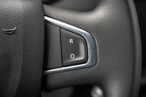 Renault Master **Bleu DCI 135PK | L2H2 | Nieuw | Navi | 3-Zits | LED | Cruise | Airco**