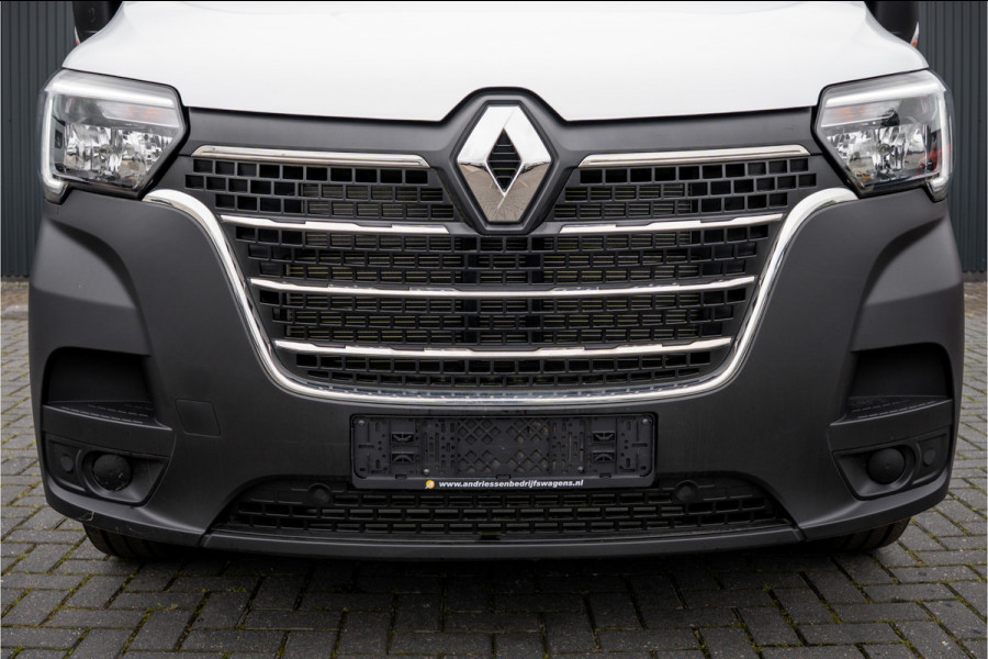 Renault Master **Bleu DCI 135PK | L2H2 | Nieuw | Navi | 3-Zits | LED | Cruise | Airco**