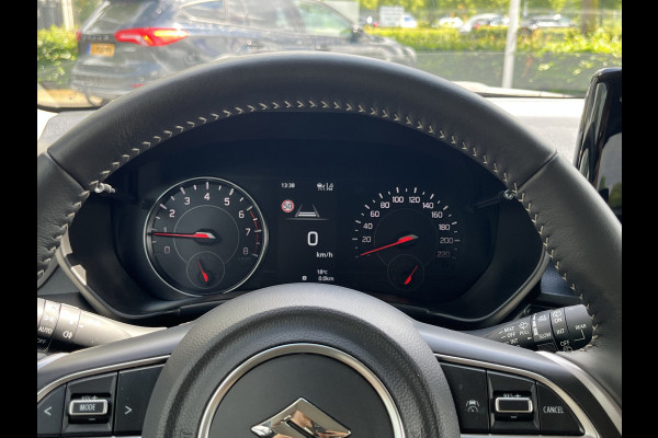 Suzuki Swift 1.2 Select Smart Hybrid CVT Automaat | Meerdere kleuren beschikbaar | €2.200,- voordeel | Adapt. Cruise | Camera | Stoelverwarming | 16'' | Dodehoek | Carplay/Android Auto | Smart Entry |