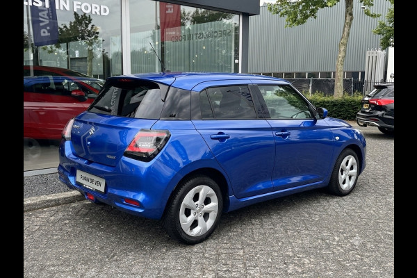 Suzuki Swift 1.2 Select Smart Hybrid CVT Automaat | Meerdere kleuren beschikbaar | €1.600,- voordeel | Adapt. Cruise | Camera | Stoelverwarming | 16'' | Dodehoek | Carplay/Android Auto | Smart Entry |