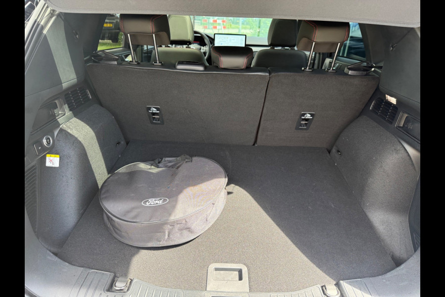 Ford Kuga 2.5 PHEV ST-Line X - Automaat - Pano/Schuifdak - Trekhaak - Navi