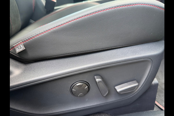 Ford Kuga 2.5 PHEV ST-Line X - Automaat - Pano/Schuifdak - Trekhaak - Navi