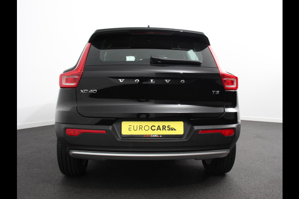 Volvo XC40 2.0 T3 Momentum Navigatie Climate control Cruise control Parkeersensor achter LED Navigatie Verwarmde voorstoelen Apple Carplay/ Android Auto