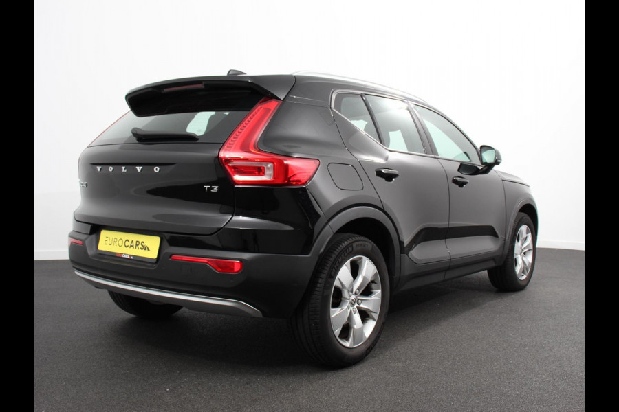 Volvo XC40 2.0 T3 Momentum Navigatie Climate control Cruise control Parkeersensor achter LED Navigatie Verwarmde voorstoelen Apple Carplay/ Android Auto