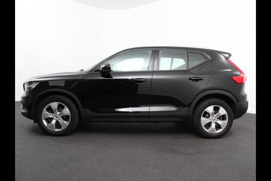 Volvo XC40 2.0 T3 Momentum Navigatie Climate control Cruise control Parkeersensor achter LED Navigatie Verwarmde voorstoelen Apple Carplay/ Android Auto