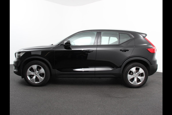 Volvo XC40 2.0 T3 Momentum Navigatie Climate control Cruise control Parkeersensor achter LED Navigatie Verwarmde voorstoelen Apple Carplay/ Android Auto