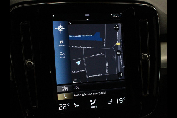 Volvo XC40 2.0 T3 Momentum Navigatie Climate control Cruise control Parkeersensor achter LED Navigatie Verwarmde voorstoelen Apple Carplay/ Android Auto