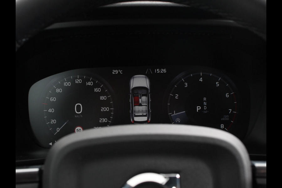 Volvo XC40 2.0 T3 Momentum Navigatie Climate control Cruise control Parkeersensor achter LED Navigatie Verwarmde voorstoelen Apple Carplay/ Android Auto