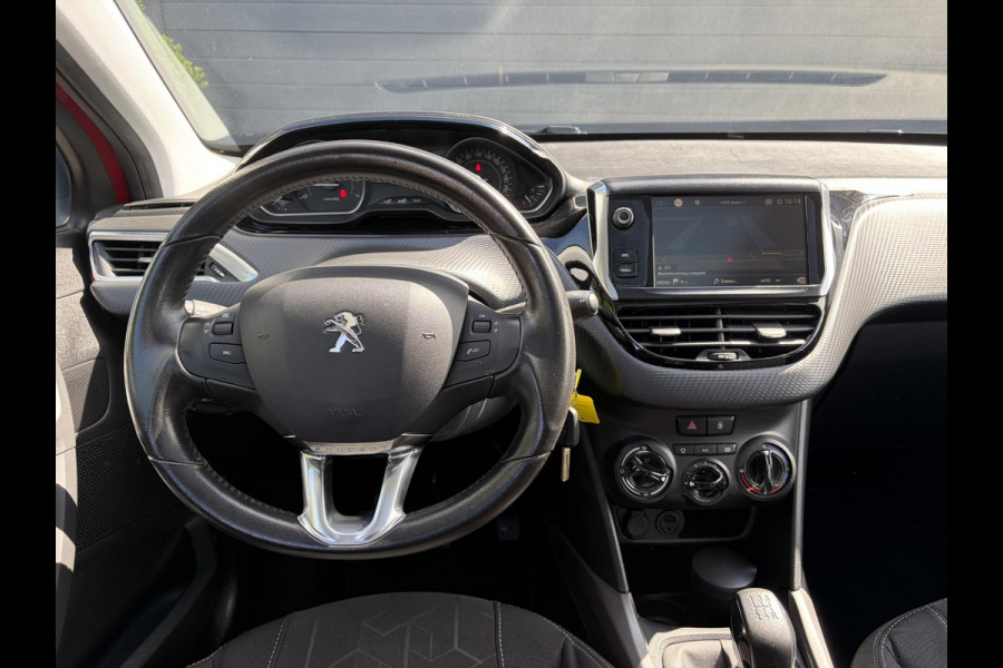 Peugeot 2008 1.2 PureTech Blue Lion 110pk,Carplay,Trekhaak,Pano,Navi,Airco,Cruise,Pdc,N.A.P,Nieuwe Apk bij Aflevering