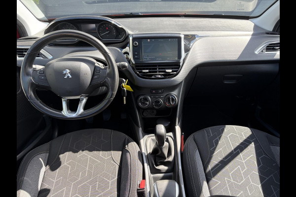 Peugeot 2008 1.2 PureTech Blue Lion 110pk,Carplay,Trekhaak,Pano,Navi,Airco,Cruise,Pdc,N.A.P,Nieuwe Apk bij Aflevering