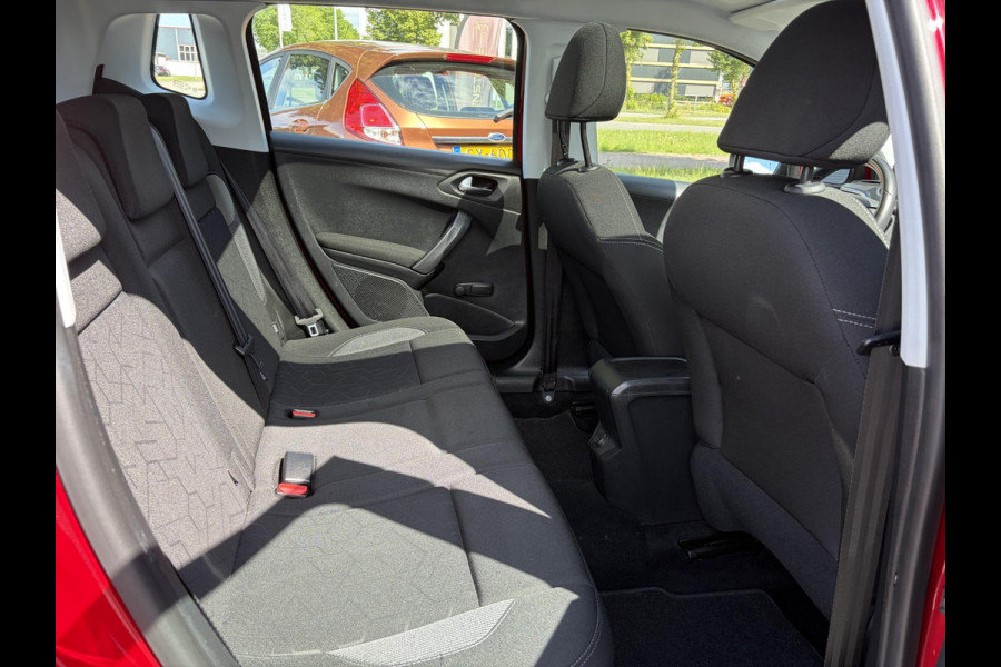 Peugeot 2008 1.2 PureTech Blue Lion 110pk,Carplay,Trekhaak,Pano,Navi,Airco,Cruise,Pdc,N.A.P,Nieuwe Apk bij Aflevering