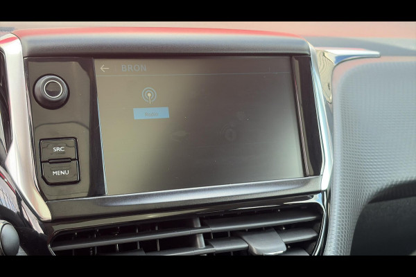 Peugeot 2008 1.2 PureTech Blue Lion 110pk,Carplay,Trekhaak,Pano,Navi,Airco,Cruise,Pdc,N.A.P,Nieuwe Apk bij Aflevering