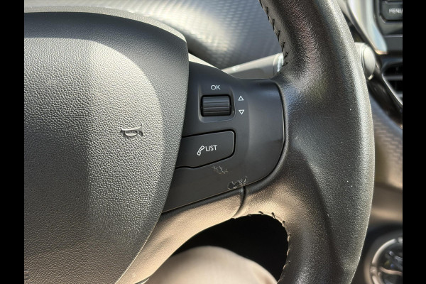 Peugeot 2008 1.2 PureTech Blue Lion 110pk,Carplay,Trekhaak,Pano,Navi,Airco,Cruise,Pdc,N.A.P,Nieuwe Apk bij Aflevering