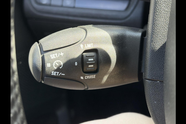 Peugeot 2008 1.2 PureTech Blue Lion 110pk,Carplay,Trekhaak,Pano,Navi,Airco,Cruise,Pdc,N.A.P,Nieuwe Apk bij Aflevering