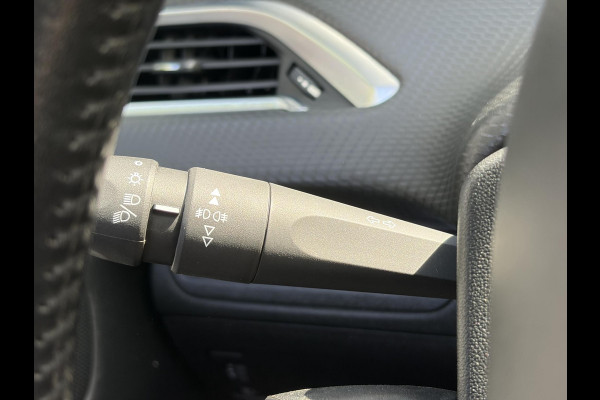 Peugeot 2008 1.2 PureTech Blue Lion 110pk,Carplay,Trekhaak,Pano,Navi,Airco,Cruise,Pdc,N.A.P,Nieuwe Apk bij Aflevering