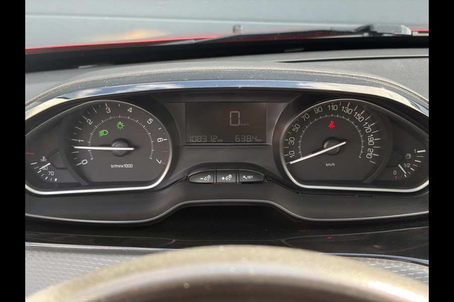 Peugeot 2008 1.2 PureTech Blue Lion 110pk,Carplay,Trekhaak,Pano,Navi,Airco,Cruise,Pdc,N.A.P,Nieuwe Apk bij Aflevering