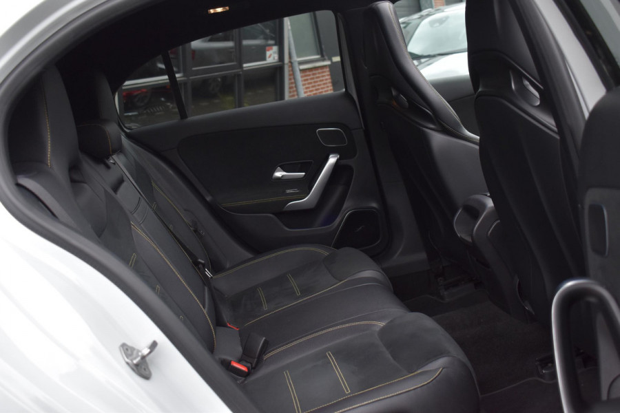 Mercedes-Benz A-Klasse AMG 45 S 4MATIC+ Pano HUD Lane Burmester 360C Keyless
