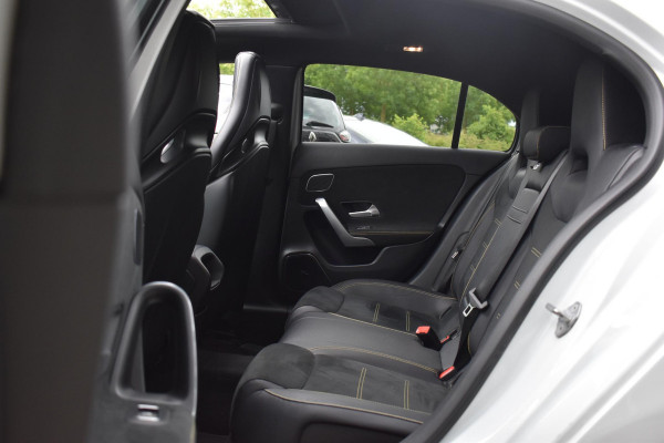 Mercedes-Benz A-Klasse AMG 45 S 4MATIC+ Pano HUD Lane Burmester 360C Keyless