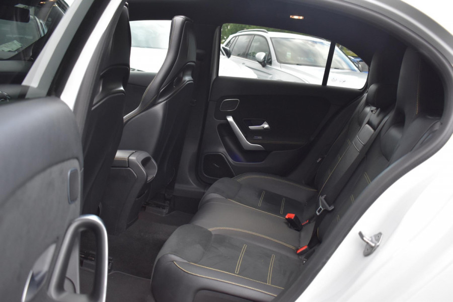 Mercedes-Benz A-Klasse AMG 45 S 4MATIC+ Pano HUD Lane Burmester 360C Keyless