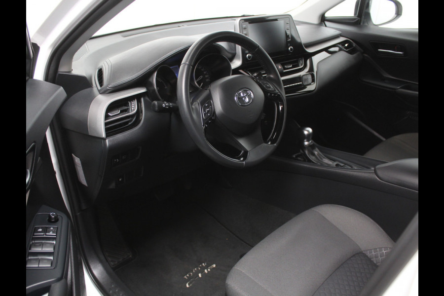 Toyota C-HR 1.8 Hybrid Active CLIMATE | CAMERA | LED | CARPLAY | LMV17 | ADAPCRUISE | DAB