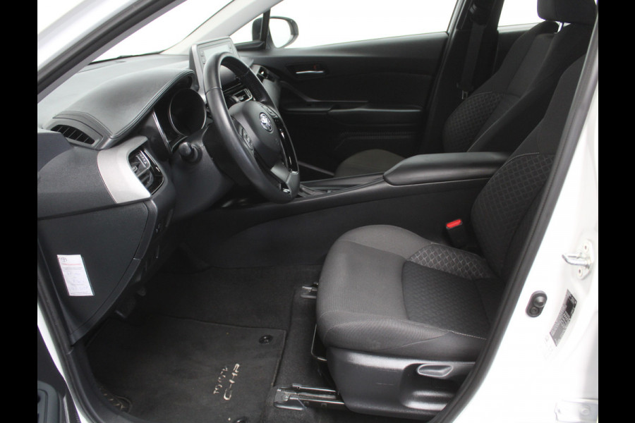 Toyota C-HR 1.8 Hybrid Active CLIMATE | CAMERA | LED | CARPLAY | LMV17 | ADAPCRUISE | DAB