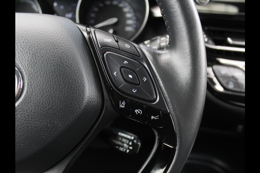 Toyota C-HR 1.8 Hybrid Active CLIMATE | CAMERA | LED | CARPLAY | LMV17 | ADAPCRUISE | DAB