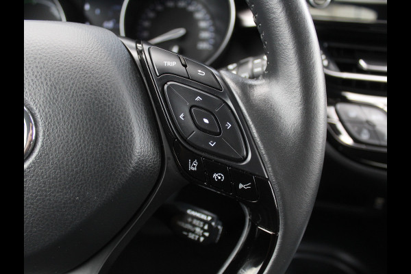 Toyota C-HR 1.8 Hybrid Active CLIMATE | CAMERA | LED | CARPLAY | LMV17 | ADAPCRUISE | DAB