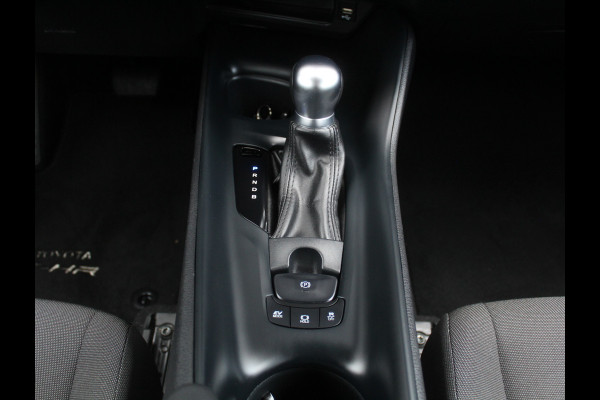 Toyota C-HR 1.8 Hybrid Active CLIMATE | CAMERA | LED | CARPLAY | LMV17 | ADAPCRUISE | DAB