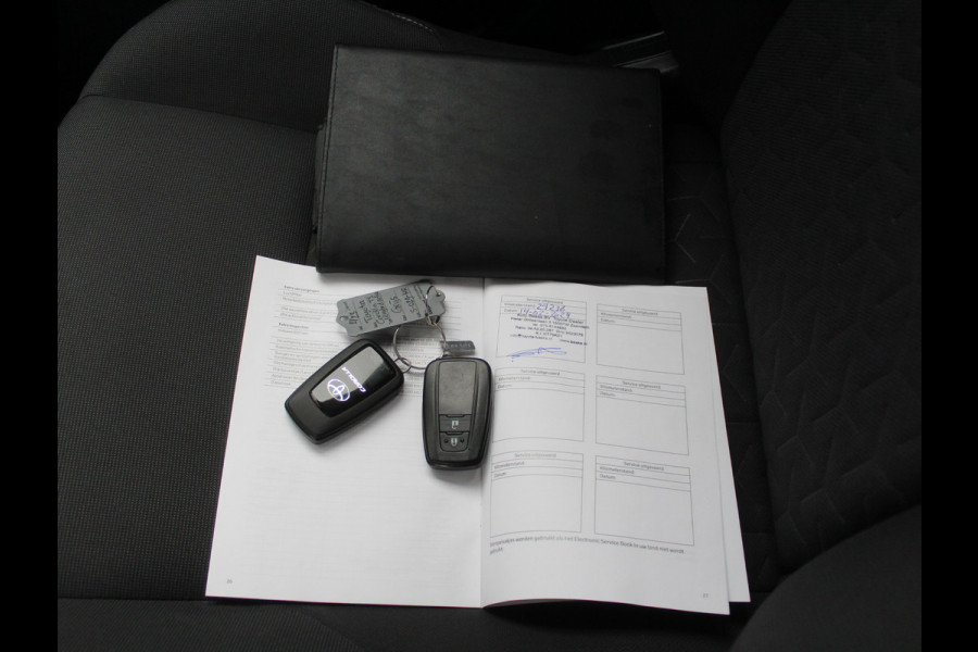 Toyota Corolla Touring Sports 1.8 Hybrid Active CAMERA | CARPLAY | ADAPCRUISE | CLIMATE | DAB | LED | LMV16 | NAVI