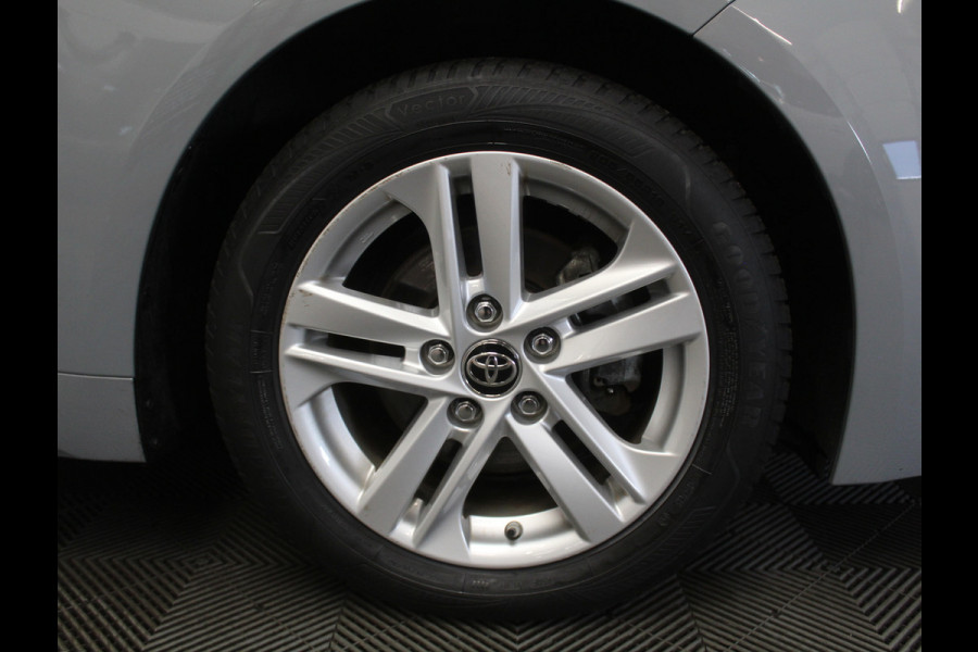 Toyota Corolla Touring Sports 1.8 Hybrid Active CAMERA | CARPLAY | ADAPCRUISE | CLIMATE | DAB | LED | LMV16 | NAVI