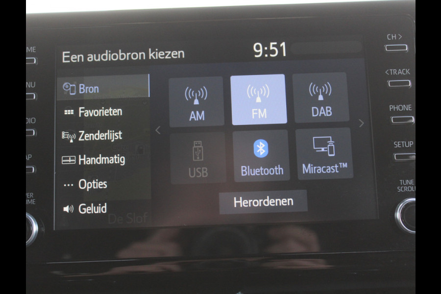 Toyota Corolla Touring Sports 1.8 Hybrid Executive CLIMATE | STOELVERW | ADAPCRUISE | DAB | ELEC-AKLEP | LED | CAMERA | PDC | NAVI | LMV17 | CARPLAY