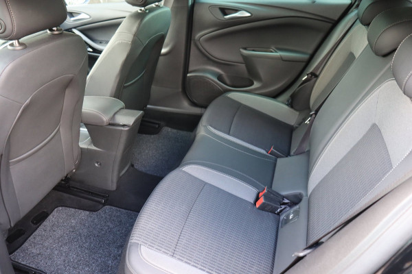 Opel Astra Sports Tourer 1.2 Design & Tech org.NL camera comfort-st. winterpack