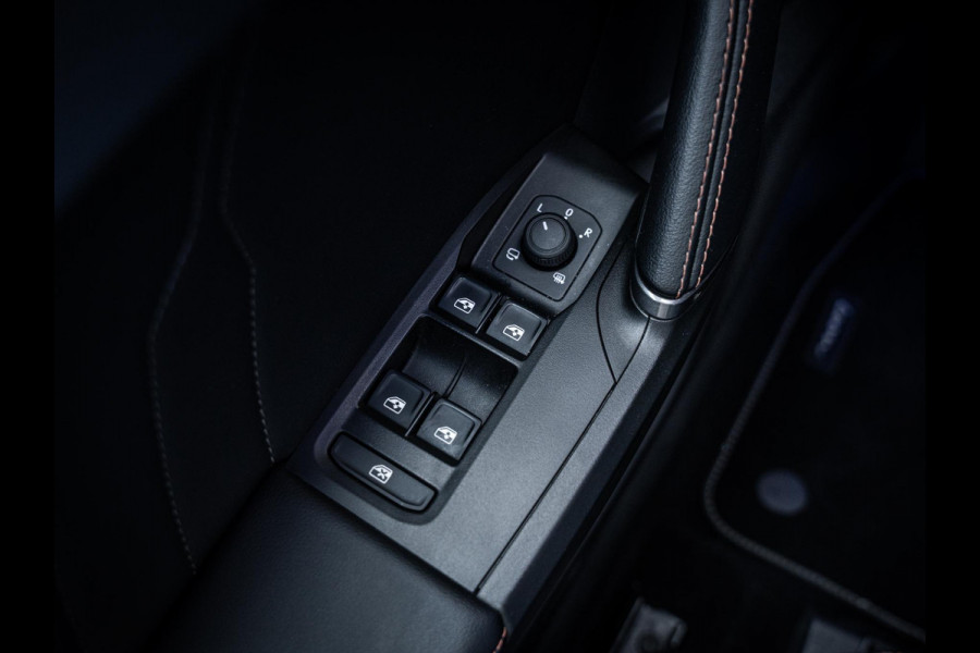 CUPRA Leon Sportstourer 1.5 eTSI Business Edition - Pano l ACC l Sfeerverl. l Camera