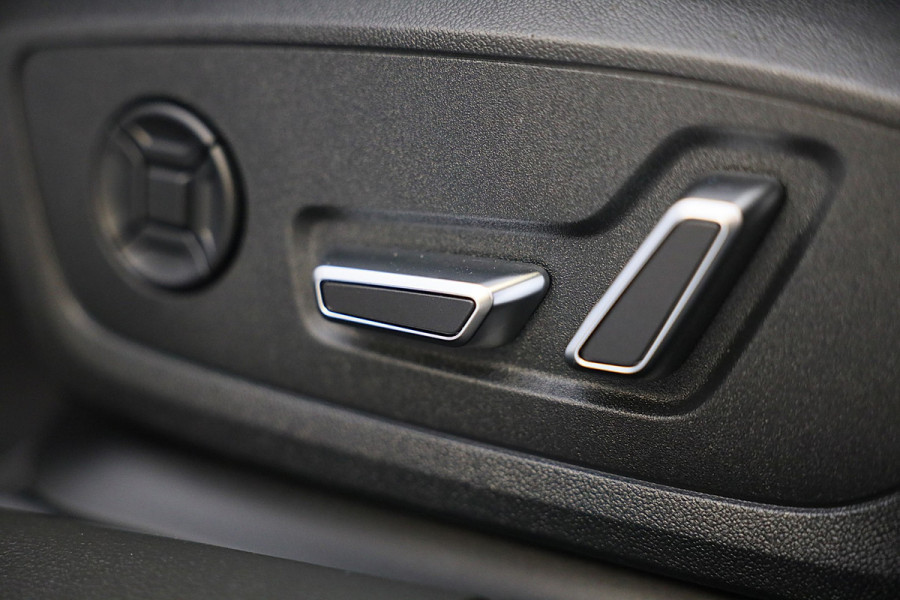 Audi A6 Avant 55 TFSI e Quattro RS6 Look / RS Zetels / Head Up / B & O / Leder / Softclose / F1 / Lane Assist / Open Pano / 22 Inc