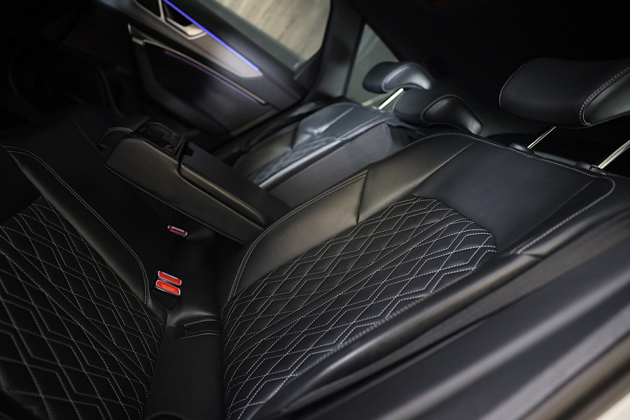 Audi A6 Avant 55 TFSI e Quattro RS6 Look / RS Zetels / Head Up / B & O / Leder / Softclose / F1 / Lane Assist / Open Pano / 22 Inc