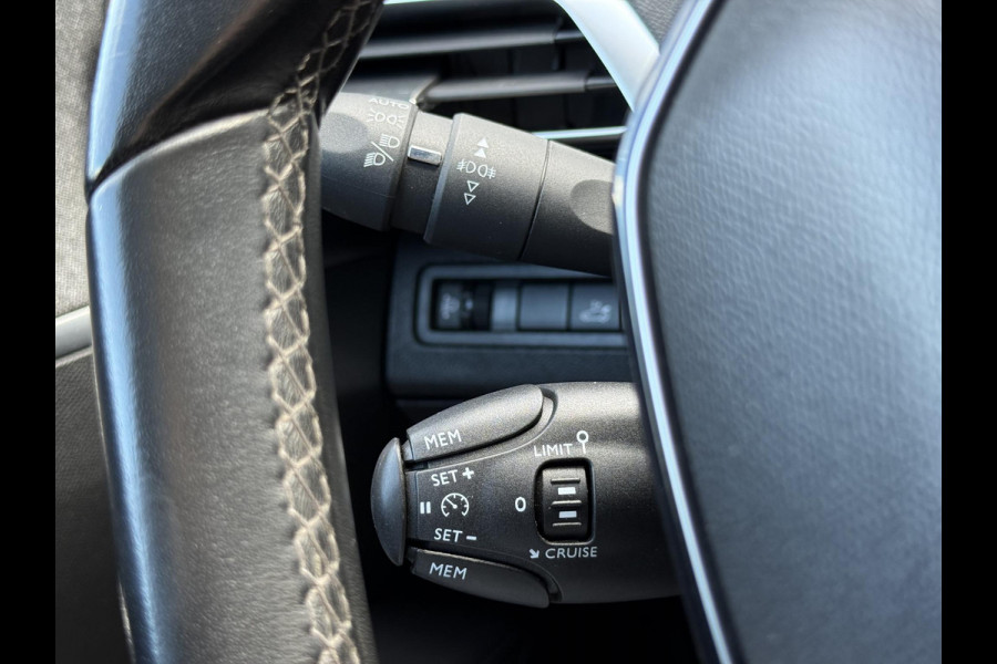Peugeot 5008 1.2 PureTech Allure 7p. 2e Eigenaar|Navi|Schuifdak|Carplay|Camera|i-Cockpit|N.A.P|APK tot 09-2026