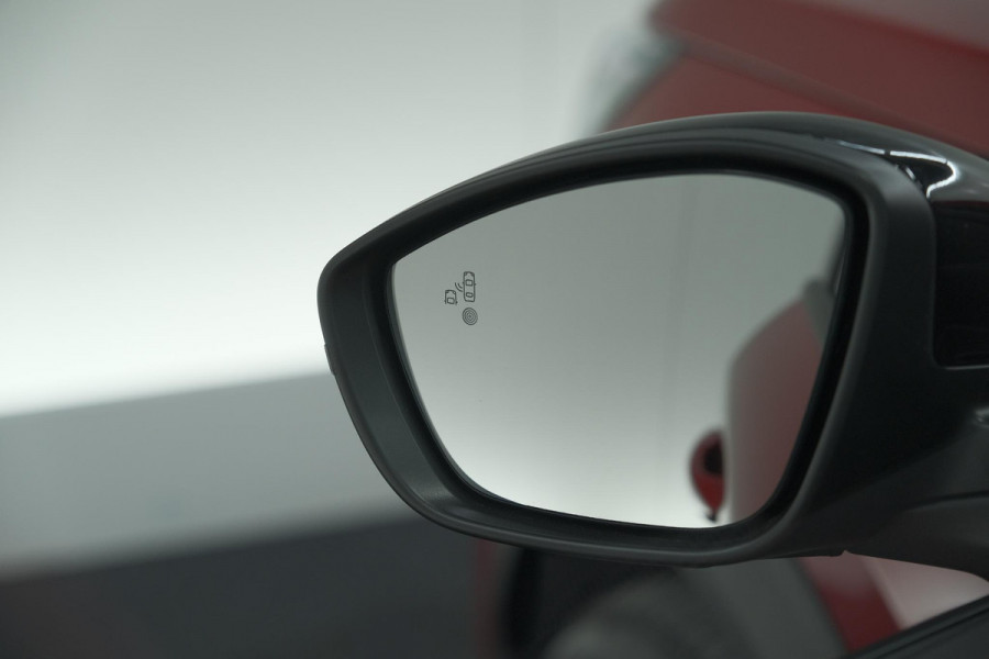 Peugeot 2008 Hybrid 145 e-DCS6 Allure | 360 Camera | Adaptieve Cruise Control | Navigatie | Dodehoekdetectie