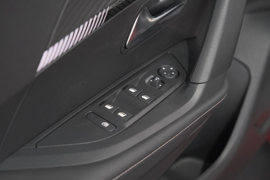 Peugeot 2008 Hybrid 145 e-DCS6 Allure | 360 Camera | Adaptieve Cruise Control | Navigatie | Dodehoekdetectie