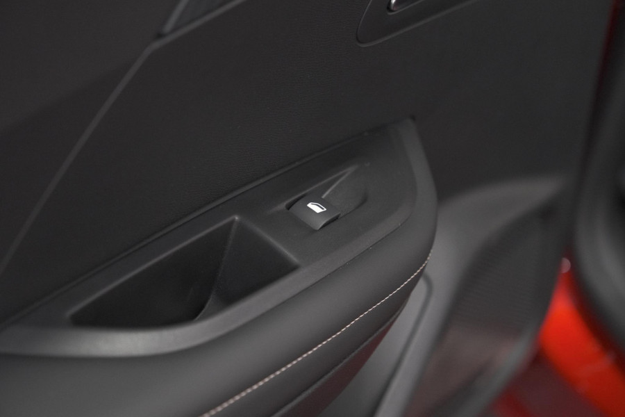 Peugeot 2008 Hybrid 145 e-DCS6 Allure | 360 Camera | Adaptieve Cruise Control | Navigatie | Dodehoekdetectie