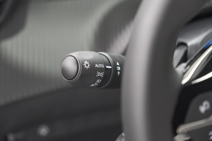 Peugeot 2008 Hybrid 145 e-DCS6 Allure | 360 Camera | Adaptieve Cruise Control | Navigatie | Dodehoekdetectie
