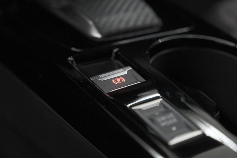Peugeot 2008 Hybrid 145 e-DCS6 Allure | 360 Camera | Adaptieve Cruise Control | Navigatie | Dodehoekdetectie